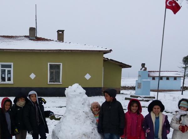 Köyümüzde kar sevinci :)